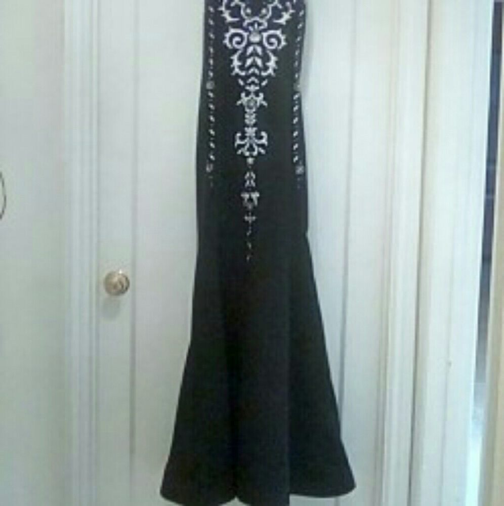 Black Morgan & Co. Prom perfect! Special Occasion/formal polysatin gown. - Picture 7 of 7